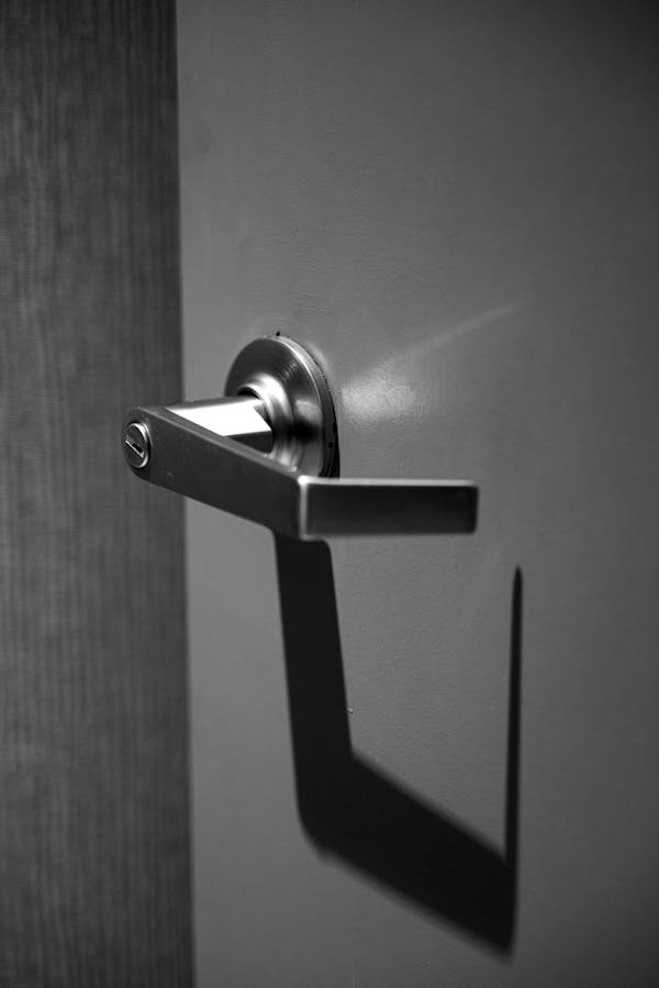 Milla Poignées : élégance et qualité pour vos espaces intérieurs